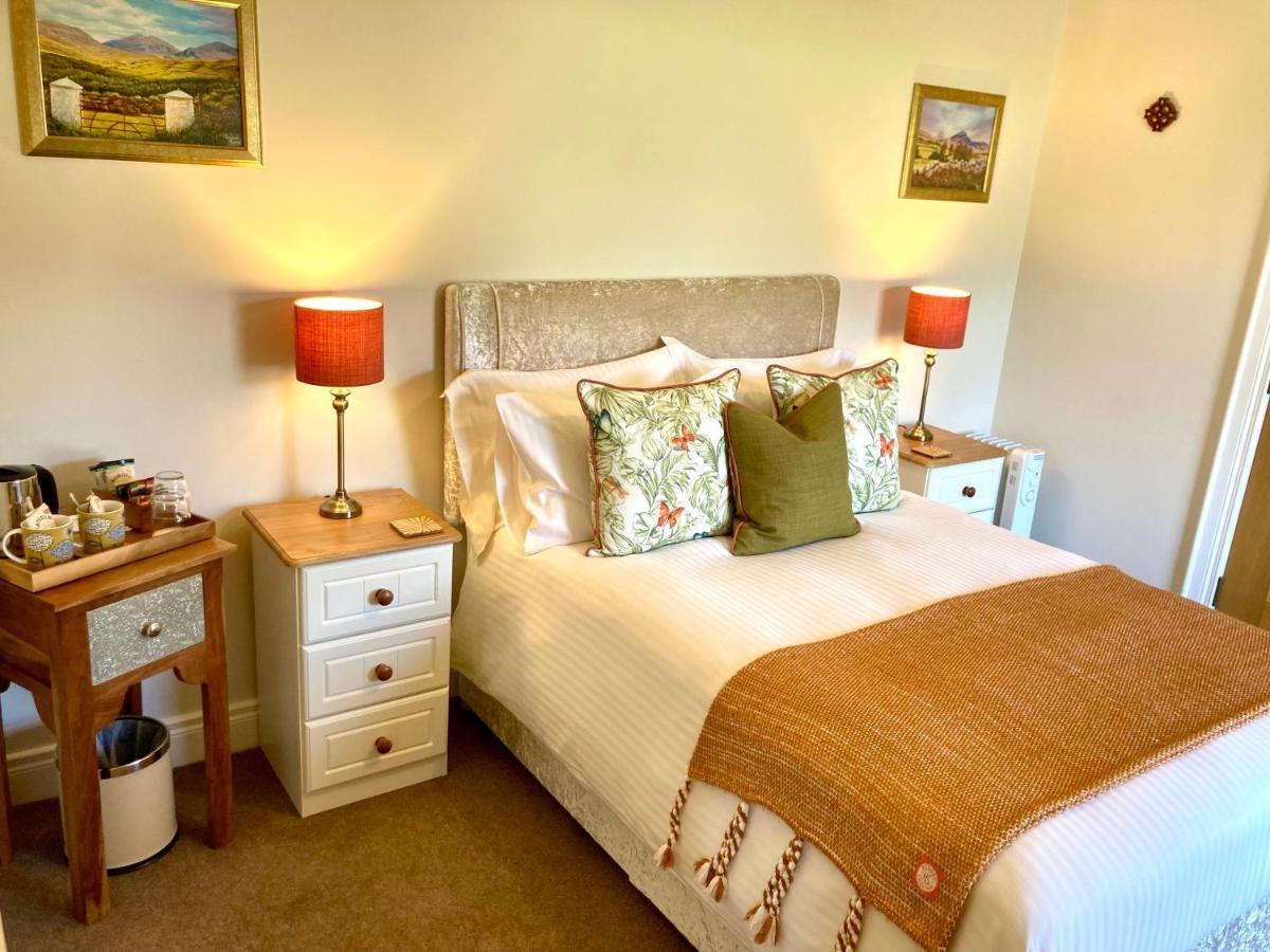 Mourne Country House Bed And Breakfast Kilkeel Oda fotoğraf