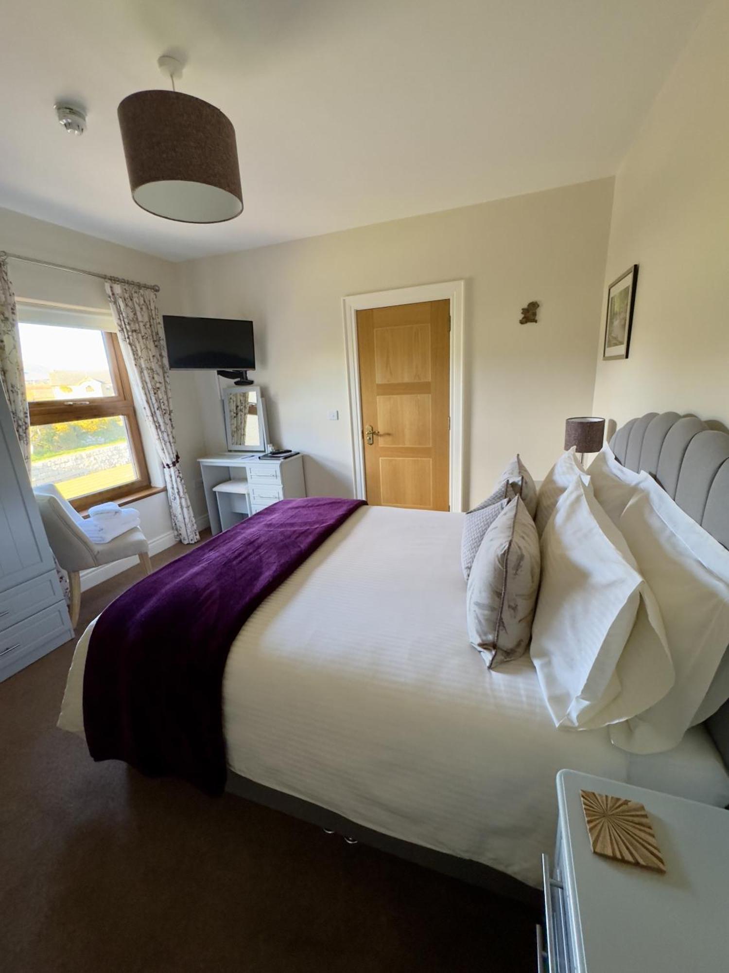 Mourne Country House Bed And Breakfast Kilkeel Oda fotoğraf