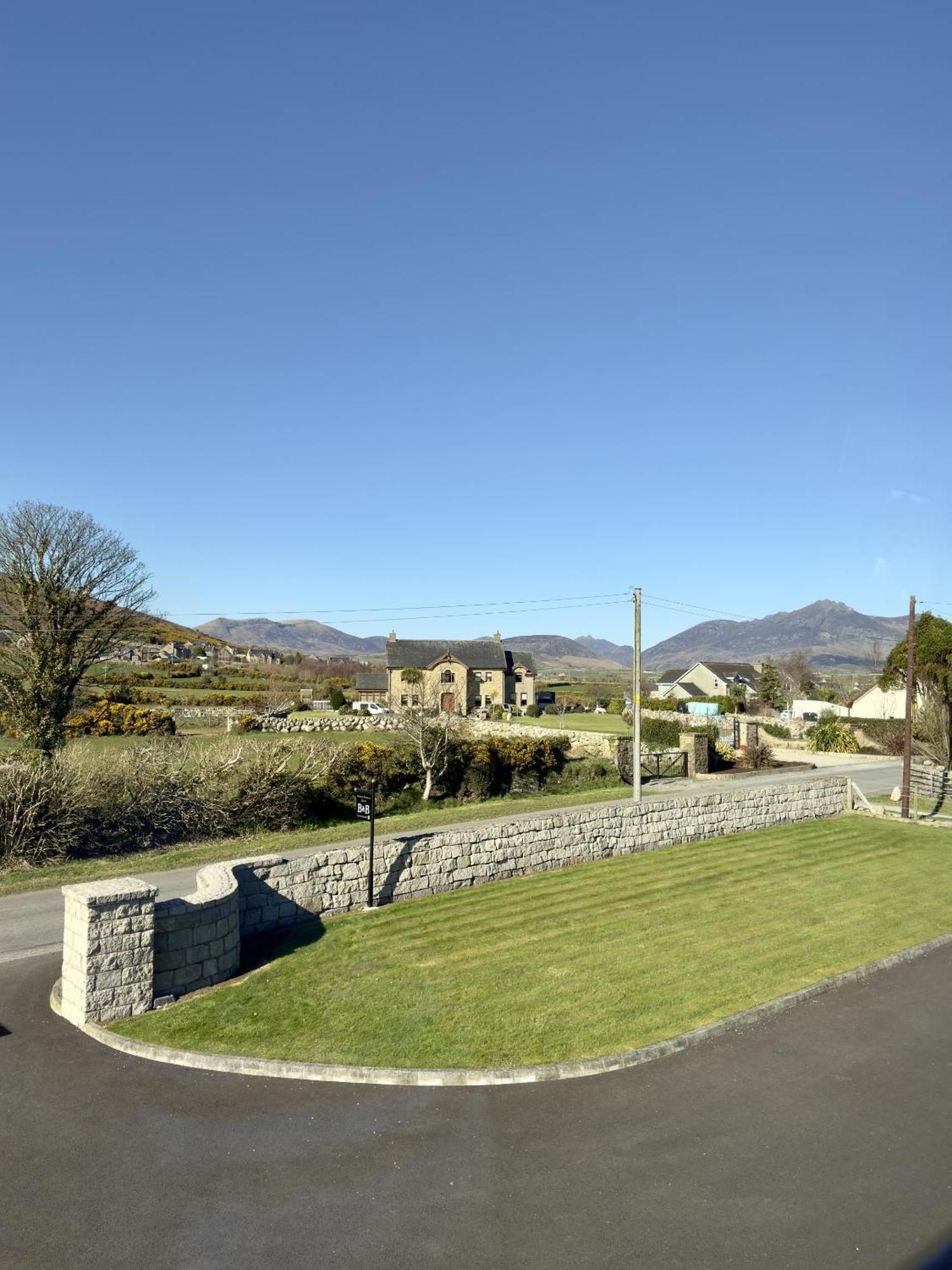 Mourne Country House Bed And Breakfast Kilkeel Oda fotoğraf